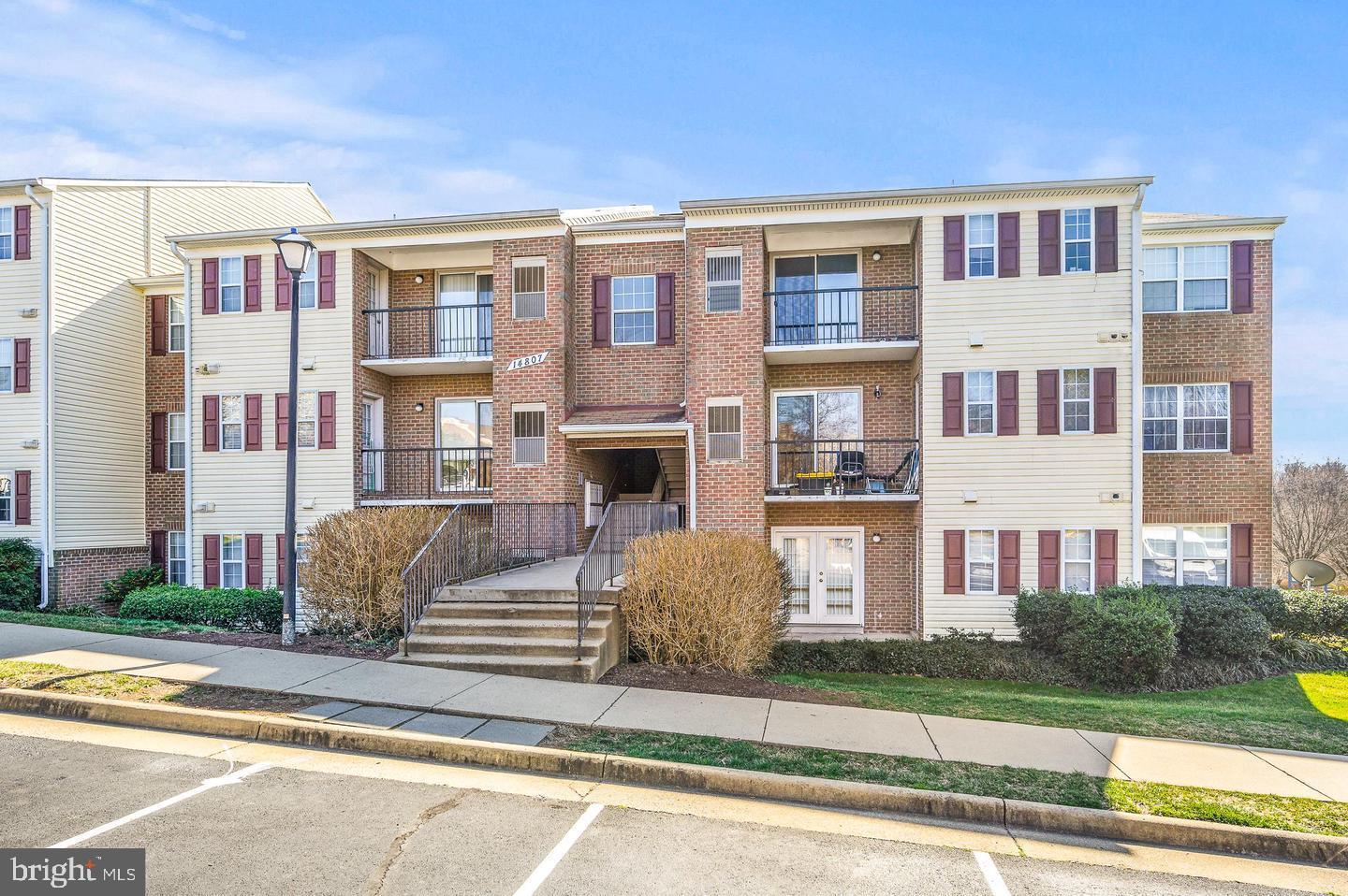 14807 RYDELL RD #303, CENTREVILLE, Virginia 20121, 2 Bedrooms Bedrooms, ,2 BathroomsBathrooms,Residential,For sale,14807 RYDELL RD #303,VAFX2254528 MLS # VAFX2254528