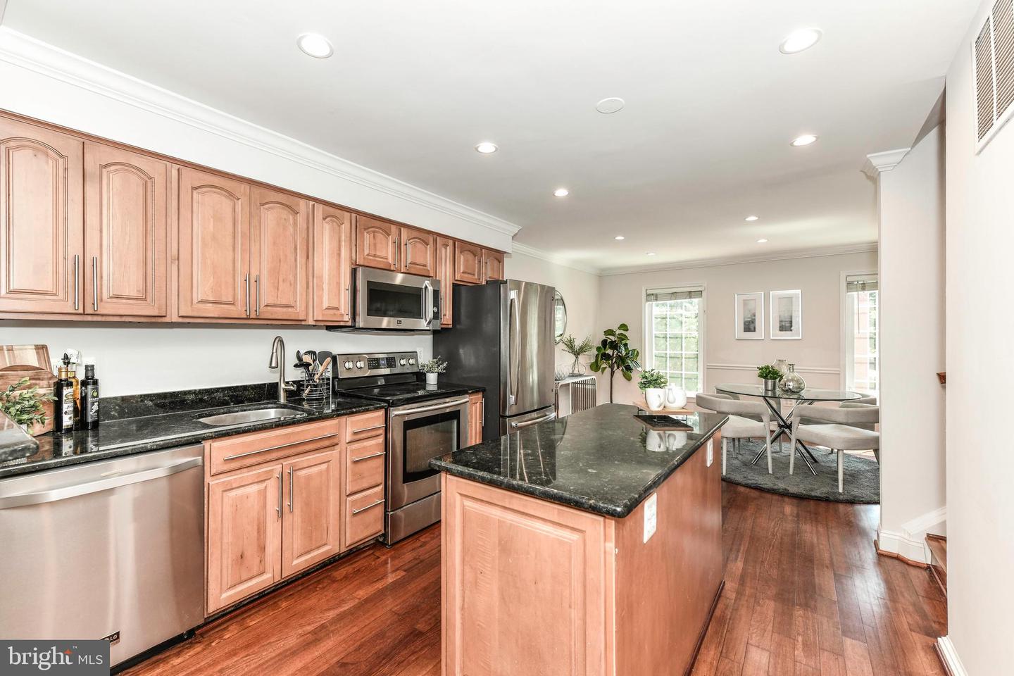 1186 N UTAH ST, ARLINGTON, Virginia 22201, 4 Bedrooms Bedrooms, ,4 BathroomsBathrooms,Residential,For sale,1186 N UTAH ST,VAAR2056006 MLS # VAAR2056006