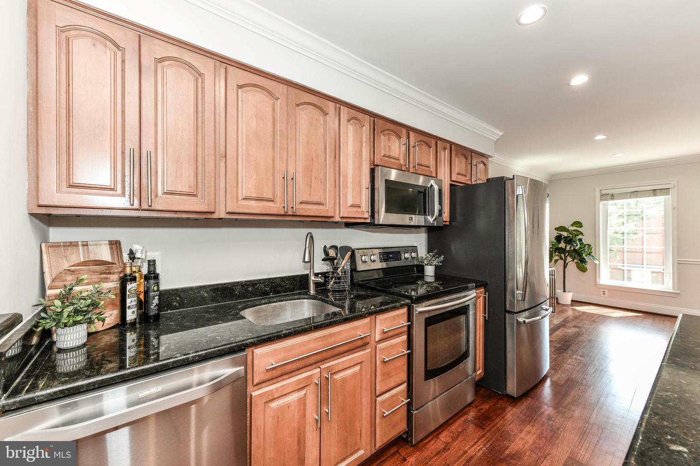 1186 N UTAH ST, ARLINGTON, Virginia 22201, 4 Bedrooms Bedrooms, ,4 BathroomsBathrooms,Residential,For sale,1186 N UTAH ST,VAAR2056006 MLS # VAAR2056006
