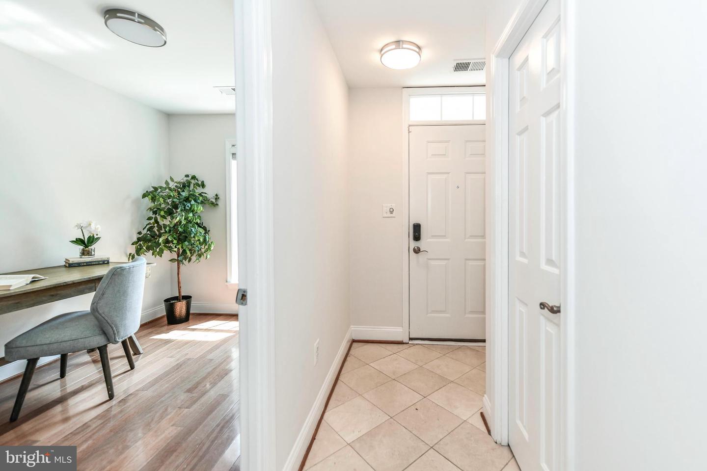 1186 N UTAH ST, ARLINGTON, Virginia 22201, 4 Bedrooms Bedrooms, ,4 BathroomsBathrooms,Residential,For sale,1186 N UTAH ST,VAAR2056006 MLS # VAAR2056006