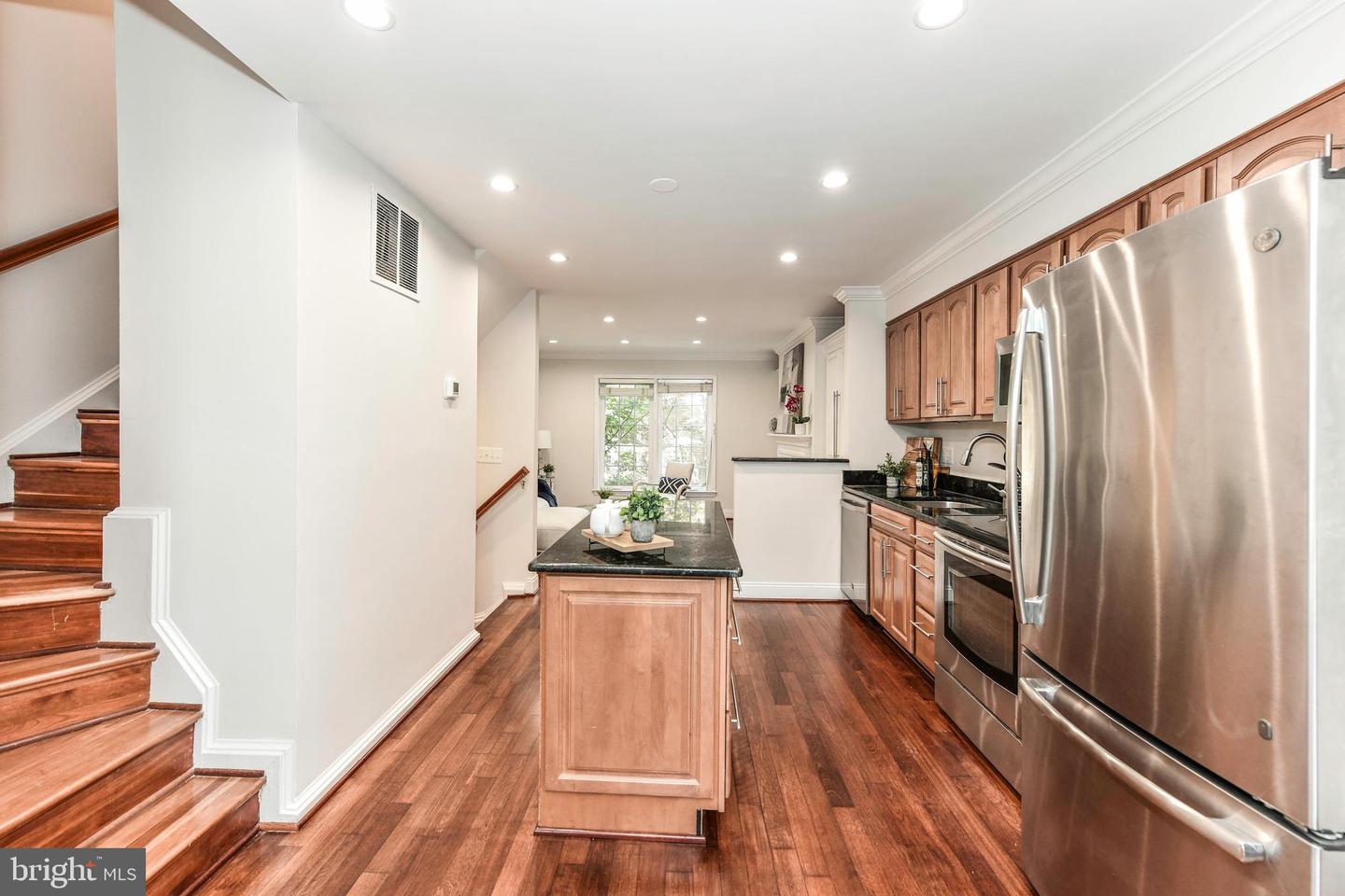 1186 N UTAH ST, ARLINGTON, Virginia 22201, 4 Bedrooms Bedrooms, ,4 BathroomsBathrooms,Residential,For sale,1186 N UTAH ST,VAAR2056006 MLS # VAAR2056006