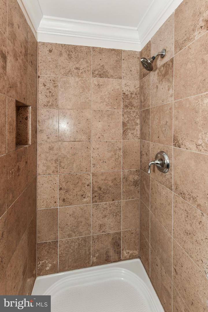 1186 N UTAH ST, ARLINGTON, Virginia 22201, 4 Bedrooms Bedrooms, ,4 BathroomsBathrooms,Residential,For sale,1186 N UTAH ST,VAAR2056006 MLS # VAAR2056006