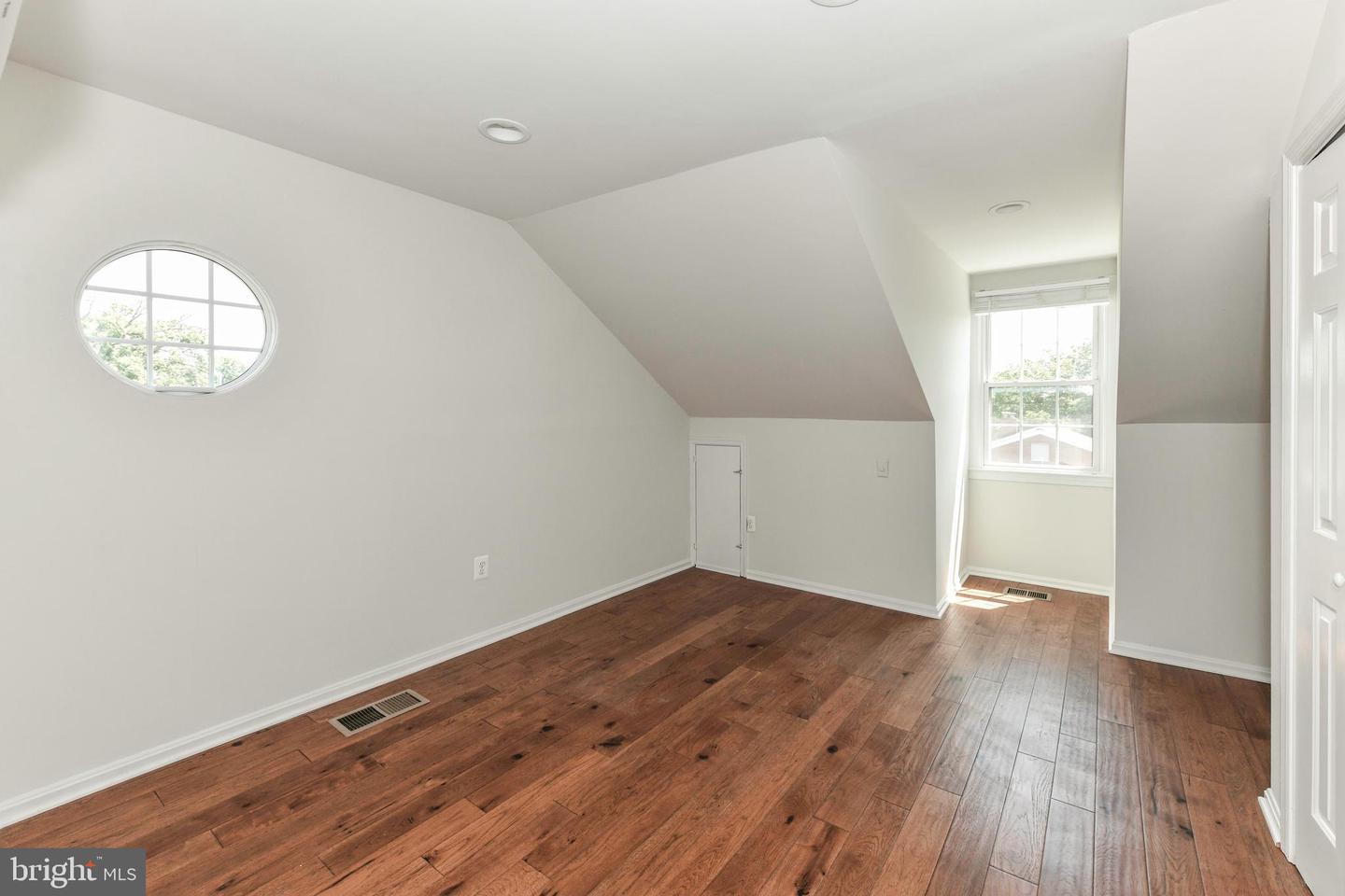 1186 N UTAH ST, ARLINGTON, Virginia 22201, 4 Bedrooms Bedrooms, ,4 BathroomsBathrooms,Residential,For sale,1186 N UTAH ST,VAAR2056006 MLS # VAAR2056006