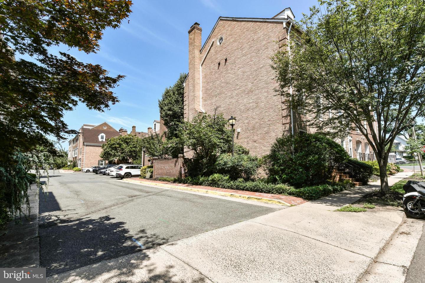 1186 N UTAH ST, ARLINGTON, Virginia 22201, 4 Bedrooms Bedrooms, ,4 BathroomsBathrooms,Residential,For sale,1186 N UTAH ST,VAAR2056006 MLS # VAAR2056006