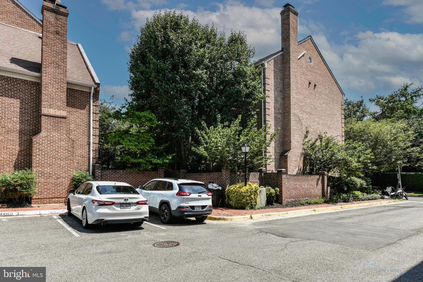 1186 N UTAH ST, ARLINGTON, Virginia 22201, 4 Bedrooms Bedrooms, ,4 BathroomsBathrooms,Residential,For sale,1186 N UTAH ST,VAAR2056006 MLS # VAAR2056006