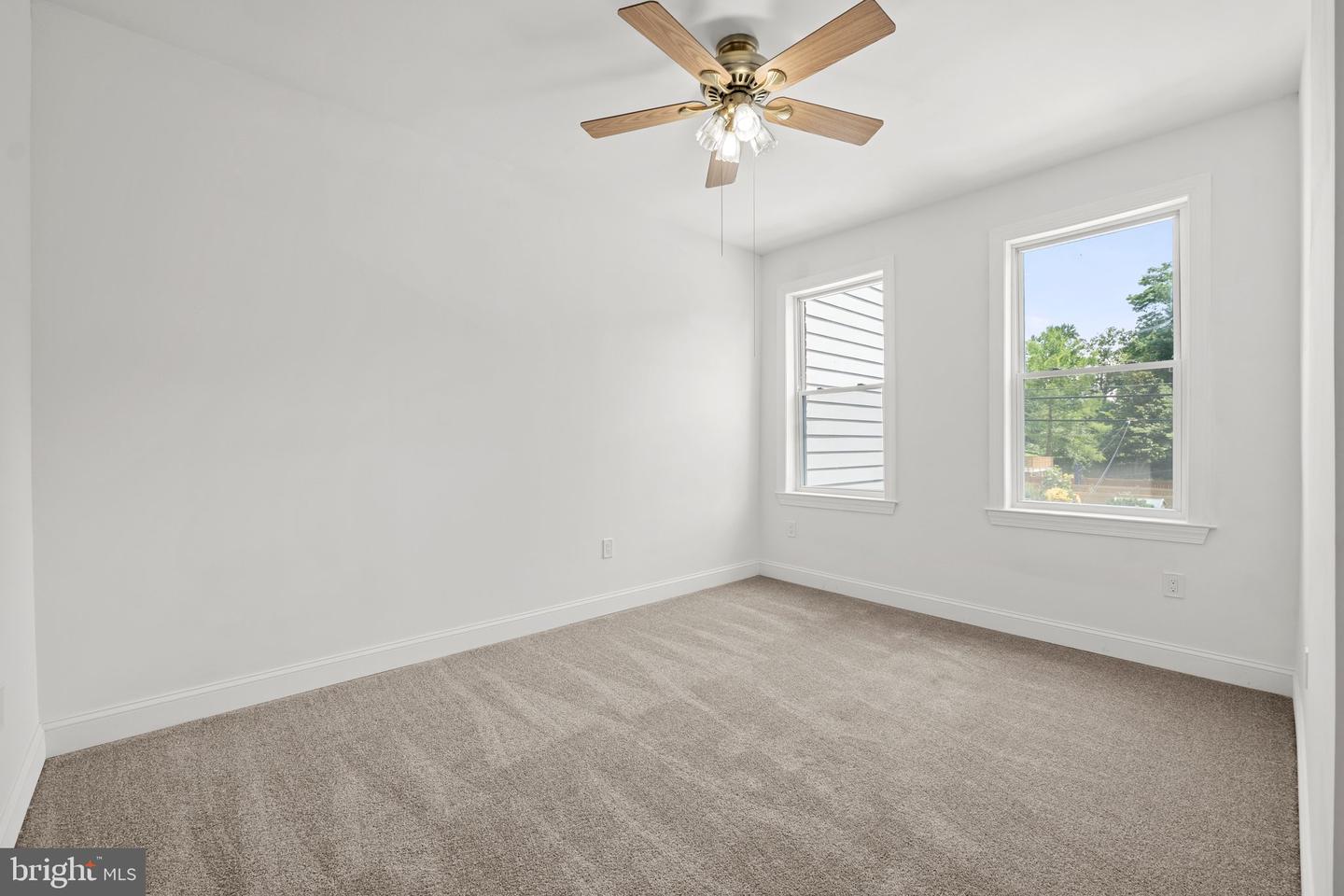 2419 NORTH CAPITOL ST NE, WASHINGTON, District Of Columbia 20002, 3 Bedrooms Bedrooms, ,2 BathroomsBathrooms,Residential,For sale,2419 NORTH CAPITOL ST NE,DCDC2205778 MLS # DCDC2205778