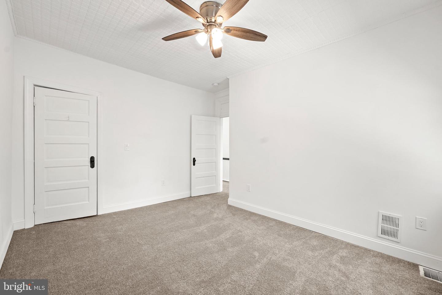 2419 NORTH CAPITOL ST NE, WASHINGTON, District Of Columbia 20002, 3 Bedrooms Bedrooms, ,2 BathroomsBathrooms,Residential,For sale,2419 NORTH CAPITOL ST NE,DCDC2205778 MLS # DCDC2205778