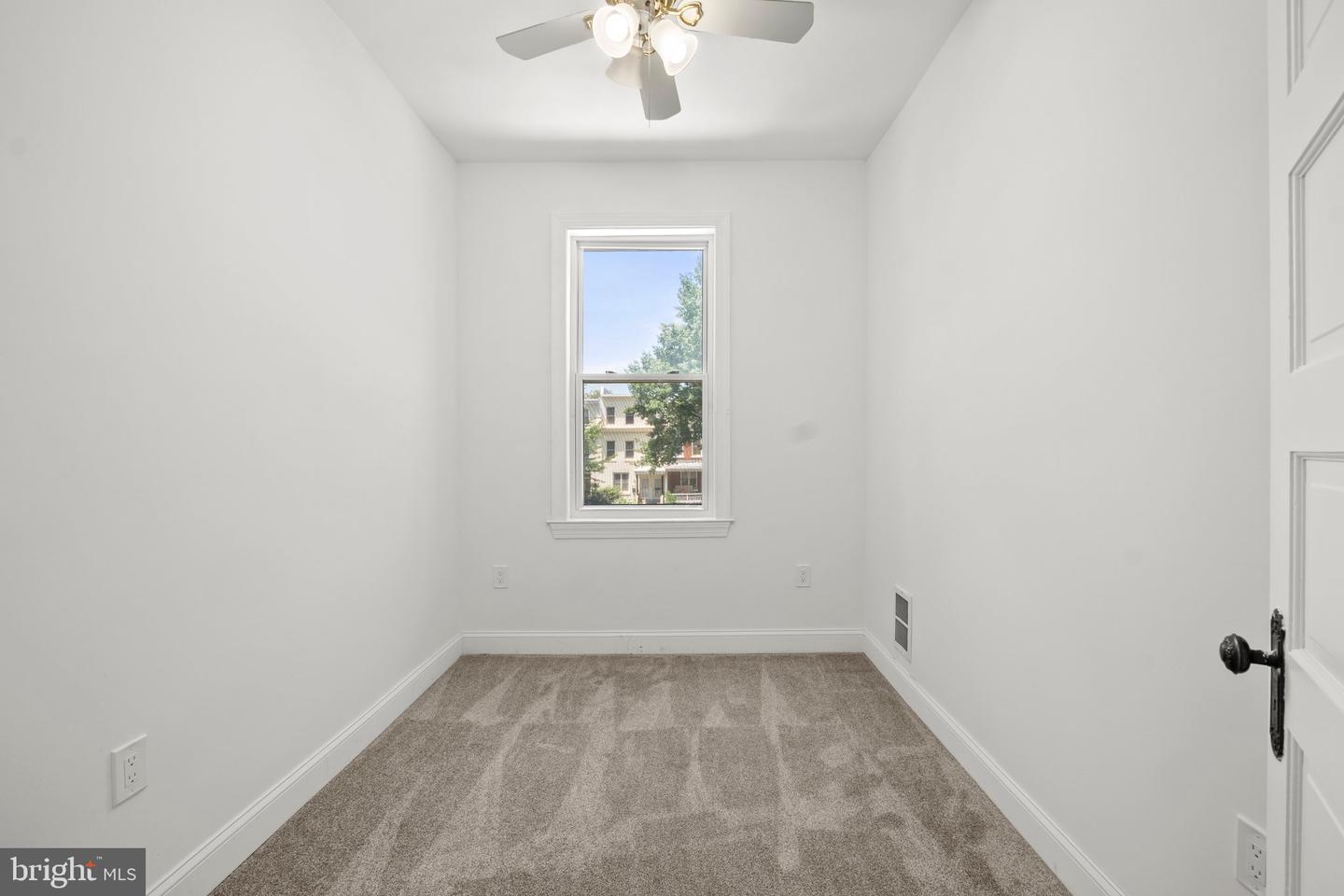 2419 NORTH CAPITOL ST NE, WASHINGTON, District Of Columbia 20002, 3 Bedrooms Bedrooms, ,2 BathroomsBathrooms,Residential,For sale,2419 NORTH CAPITOL ST NE,DCDC2205778 MLS # DCDC2205778