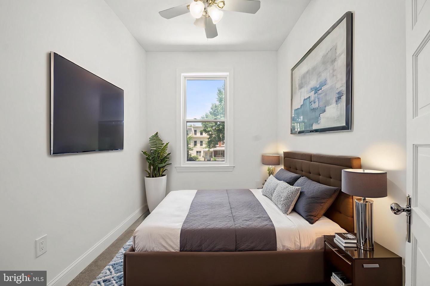 2419 NORTH CAPITOL ST NE, WASHINGTON, District Of Columbia 20002, 3 Bedrooms Bedrooms, ,2 BathroomsBathrooms,Residential,For sale,2419 NORTH CAPITOL ST NE,DCDC2205778 MLS # DCDC2205778