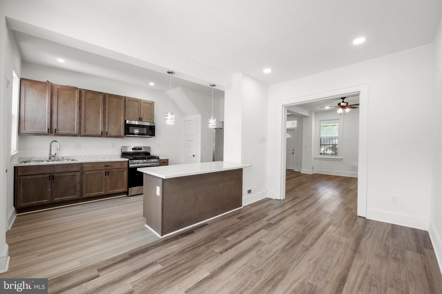 2419 NORTH CAPITOL ST NE, WASHINGTON, District Of Columbia 20002, 3 Bedrooms Bedrooms, ,2 BathroomsBathrooms,Residential,For sale,2419 NORTH CAPITOL ST NE,DCDC2205778 MLS # DCDC2205778