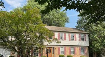 2711 CLARKES LANDING DR, OAKTON, Virginia 22124, 5 Bedrooms Bedrooms, 12 Rooms Rooms,2 BathroomsBathrooms,Residential,For sale,2711 CLARKES LANDING DR,VAFX2247576 MLS # VAFX2247576