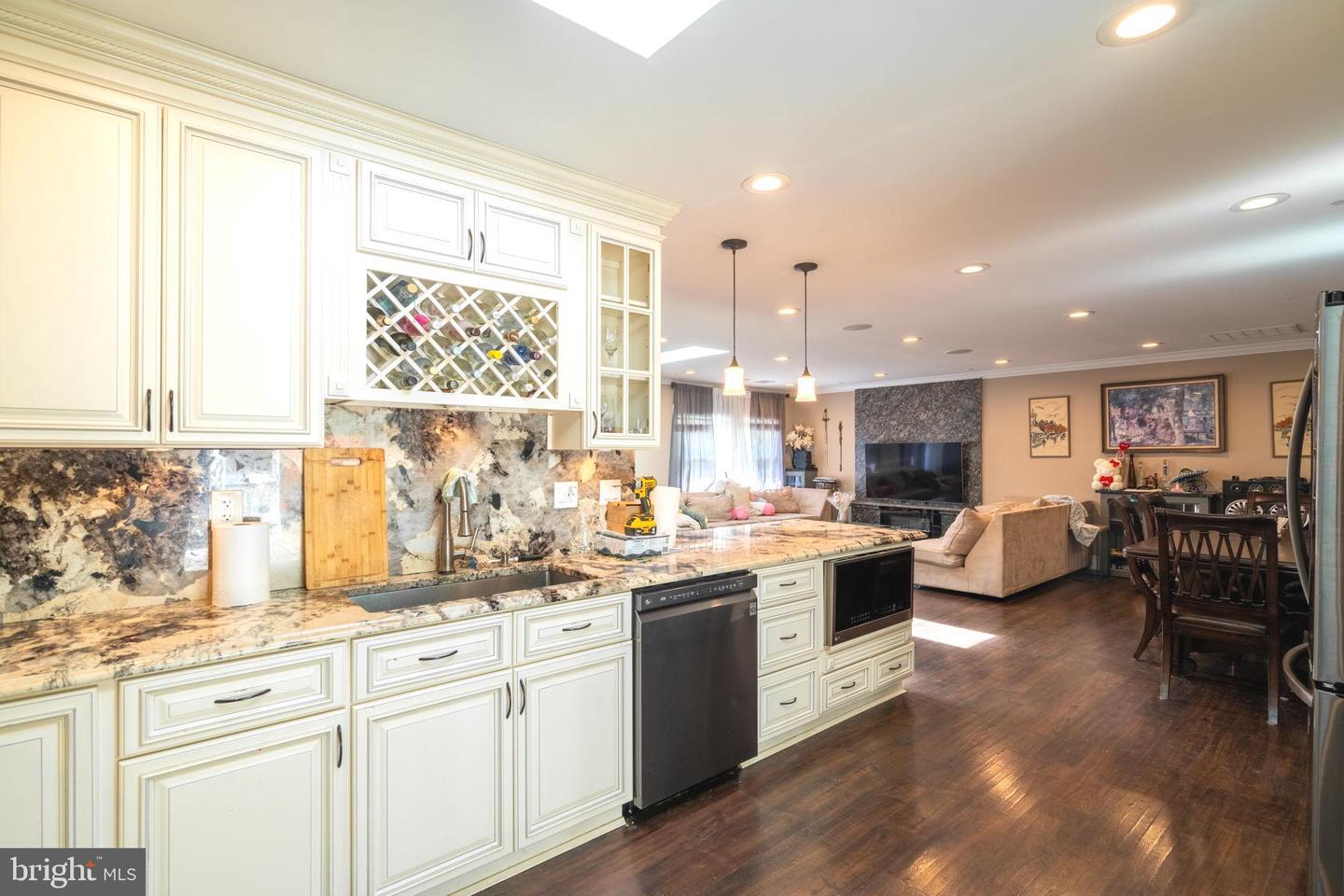 1114 S DICKENSON AVE, STERLING, Virginia 20164, 3 Bedrooms Bedrooms, 7 Rooms Rooms,2 BathroomsBathrooms,Residential,For sale,1114 S DICKENSON AVE,VALO2099740 MLS # VALO2099740