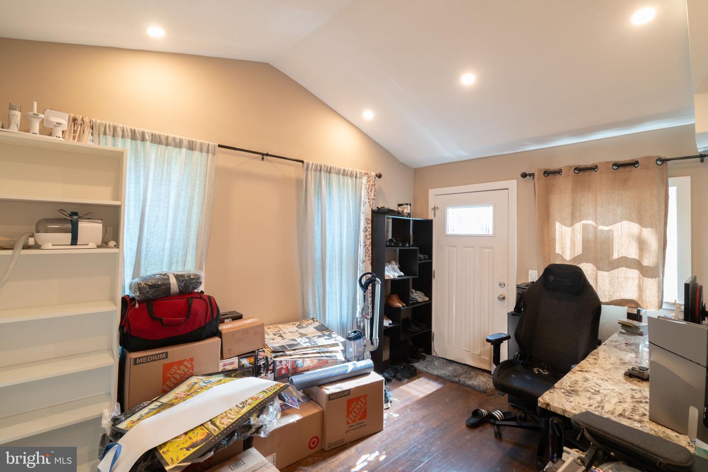 1114 S DICKENSON AVE, STERLING, Virginia 20164, 3 Bedrooms Bedrooms, 7 Rooms Rooms,2 BathroomsBathrooms,Residential,For sale,1114 S DICKENSON AVE,VALO2099740 MLS # VALO2099740