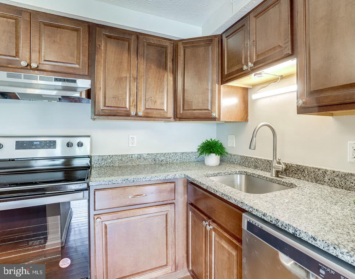 8385-H BROCKHAM DR #H, ALEXANDRIA, Virginia 22309, 2 Bedrooms Bedrooms, ,2 BathroomsBathrooms,Residential,For sale,8385-H BROCKHAM DR #H,VAFX2248398 MLS # VAFX2248398