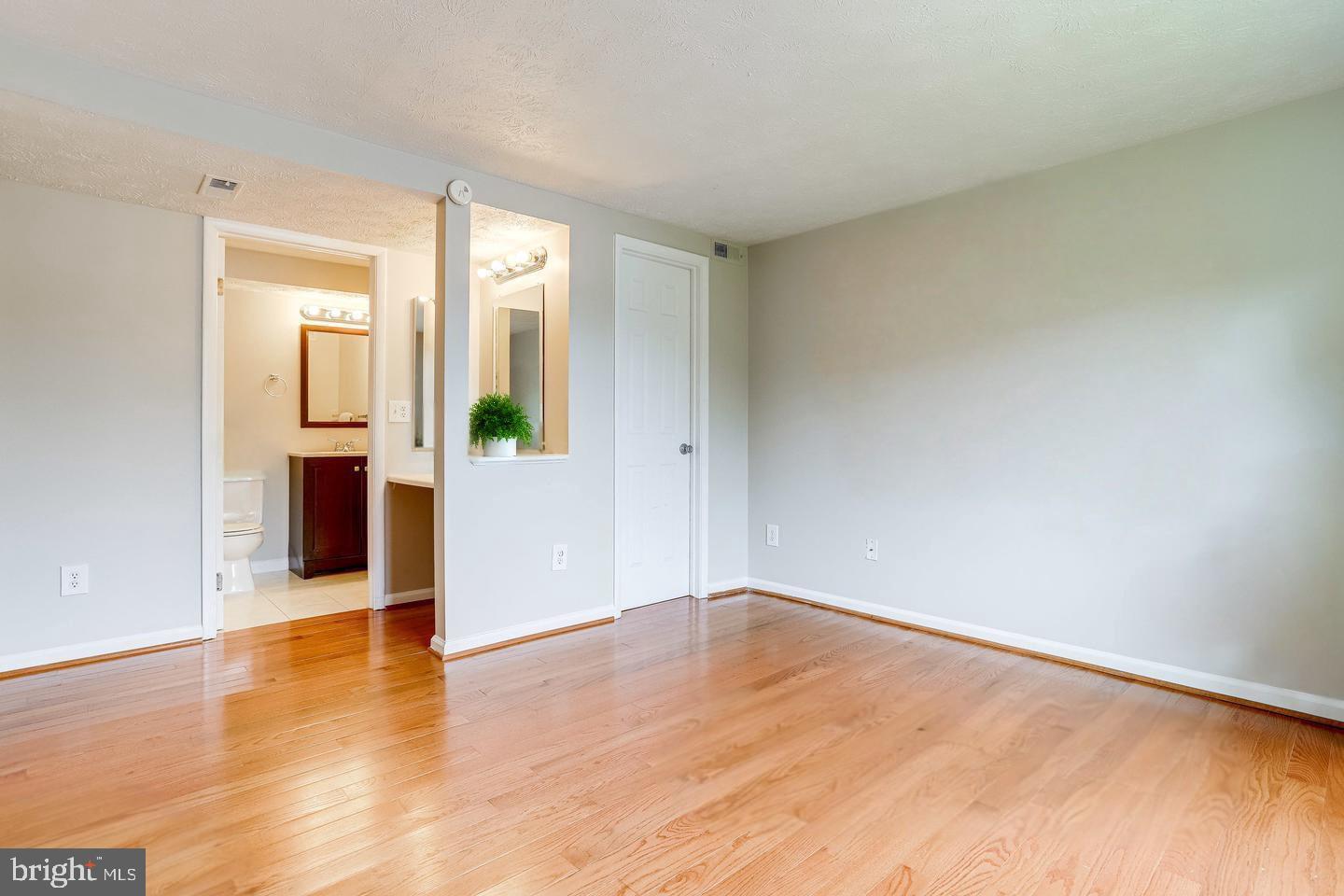 8385-H BROCKHAM DR #H, ALEXANDRIA, Virginia 22309, 2 Bedrooms Bedrooms, ,2 BathroomsBathrooms,Residential,For sale,8385-H BROCKHAM DR #H,VAFX2248398 MLS # VAFX2248398