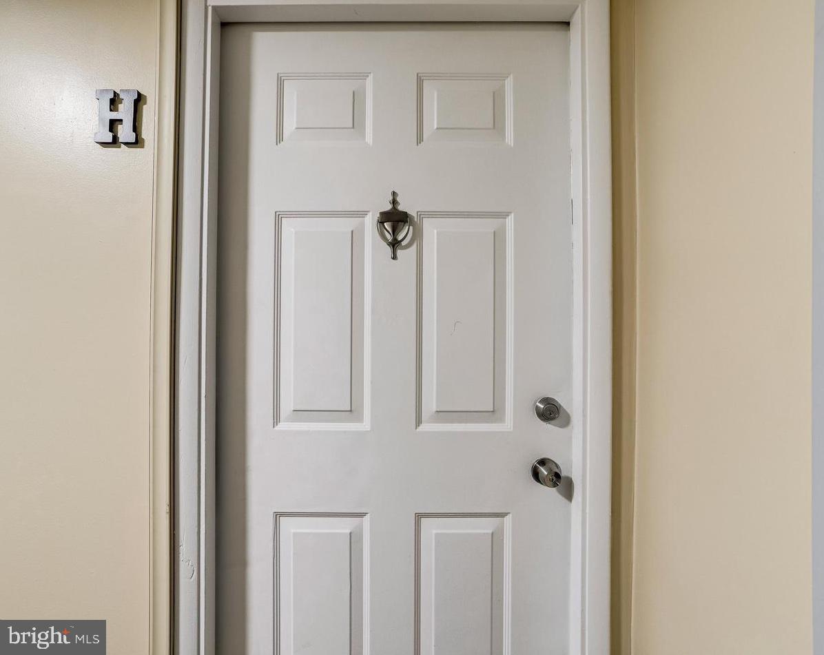 8385-H BROCKHAM DR #H, ALEXANDRIA, Virginia 22309, 2 Bedrooms Bedrooms, ,2 BathroomsBathrooms,Residential,For sale,8385-H BROCKHAM DR #H,VAFX2248398 MLS # VAFX2248398