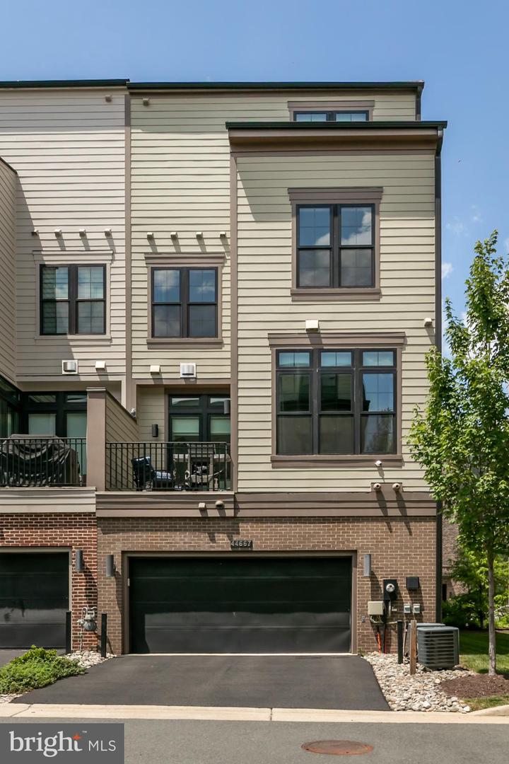 44667 PROVINCETOWN DR, ASHBURN, Virginia 20147, 5 Bedrooms Bedrooms, ,4 BathroomsBathrooms,Residential,For sale,44667 PROVINCETOWN DR,VALO2100304 MLS # VALO2100304