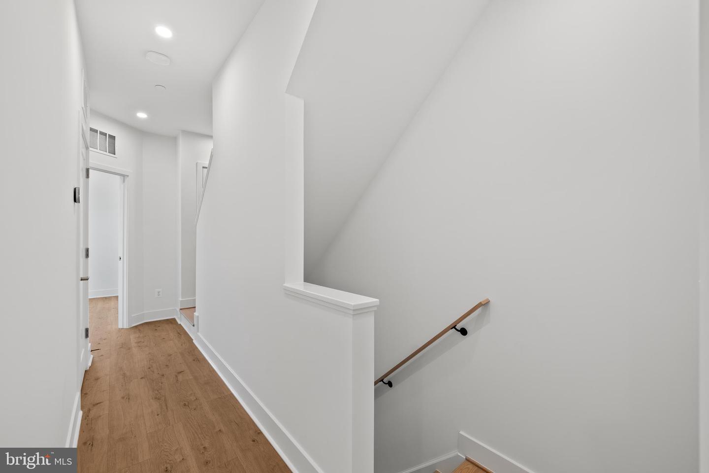 2009 TYSONS RIDGELINE RD, FALLS CHURCH, Virginia 22046, 3 Bedrooms Bedrooms, ,3 BathroomsBathrooms,Residential,For sale,2009 TYSONS RIDGELINE RD,VAFX2250114 MLS # VAFX2250114