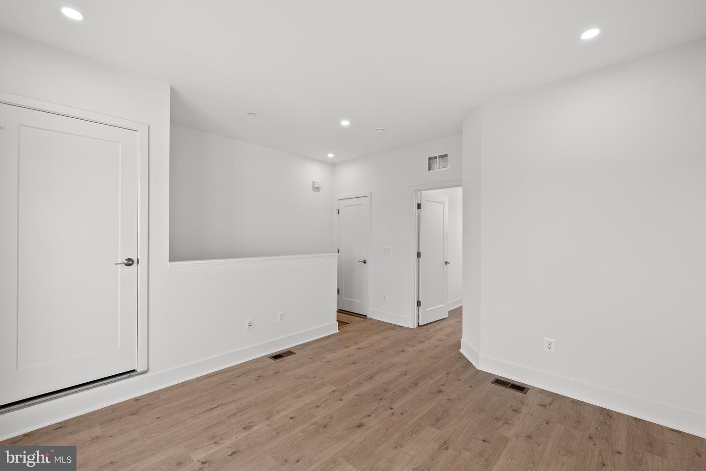 2009 TYSONS RIDGELINE RD, FALLS CHURCH, Virginia 22046, 3 Bedrooms Bedrooms, ,3 BathroomsBathrooms,Residential,For sale,2009 TYSONS RIDGELINE RD,VAFX2250114 MLS # VAFX2250114