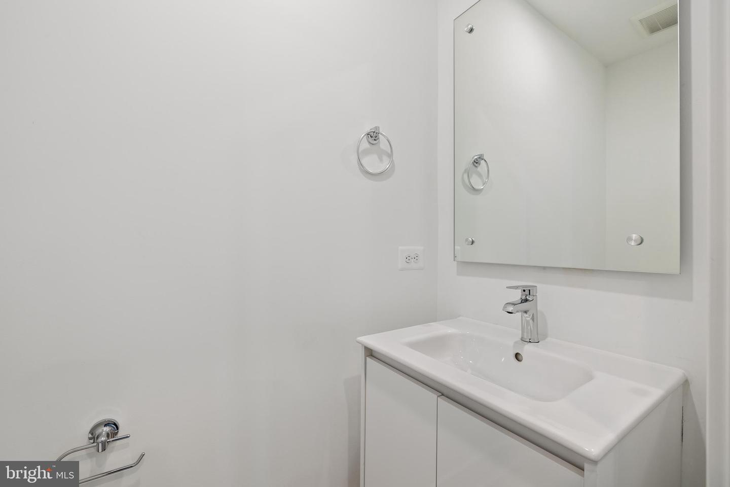 2009 TYSONS RIDGELINE RD, FALLS CHURCH, Virginia 22046, 3 Bedrooms Bedrooms, ,3 BathroomsBathrooms,Residential,For sale,2009 TYSONS RIDGELINE RD,VAFX2250114 MLS # VAFX2250114