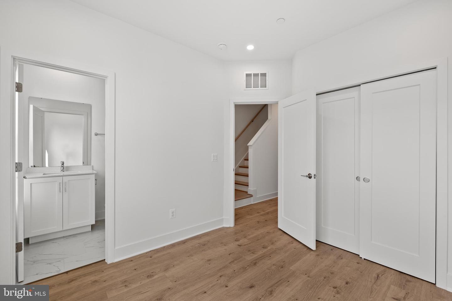 2009 TYSONS RIDGELINE RD, FALLS CHURCH, Virginia 22046, 3 Bedrooms Bedrooms, ,3 BathroomsBathrooms,Residential,For sale,2009 TYSONS RIDGELINE RD,VAFX2250114 MLS # VAFX2250114