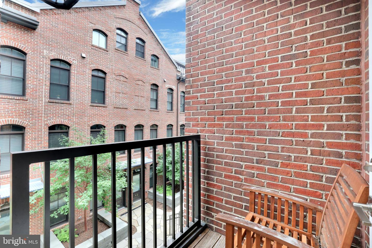 1309 SE E ST SE #27, WASHINGTON, District Of Columbia 20003, 3 Bedrooms Bedrooms, 5 Rooms Rooms,3 BathroomsBathrooms,Residential,For sale,1309 SE E ST SE #27,DCDC2208100 MLS # DCDC2208100