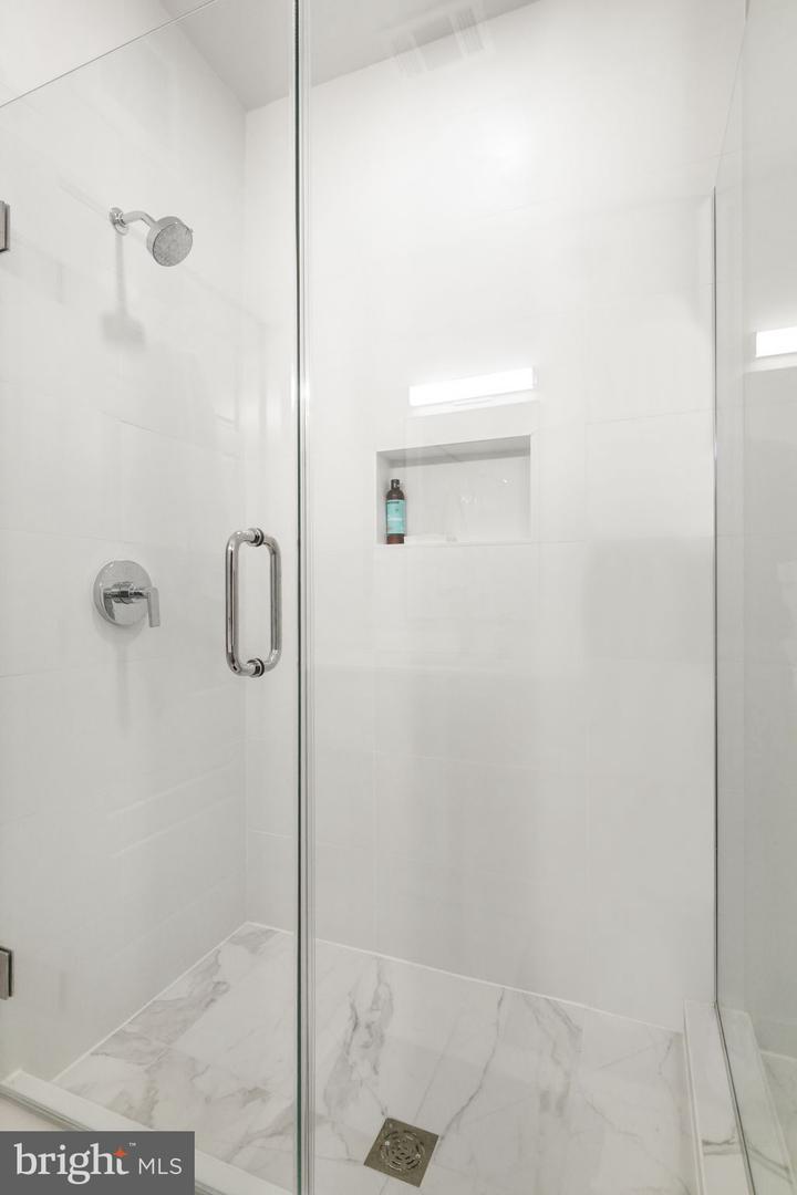 1309 SE E ST SE #27, WASHINGTON, District Of Columbia 20003, 3 Bedrooms Bedrooms, 5 Rooms Rooms,3 BathroomsBathrooms,Residential,For sale,1309 SE E ST SE #27,DCDC2208100 MLS # DCDC2208100