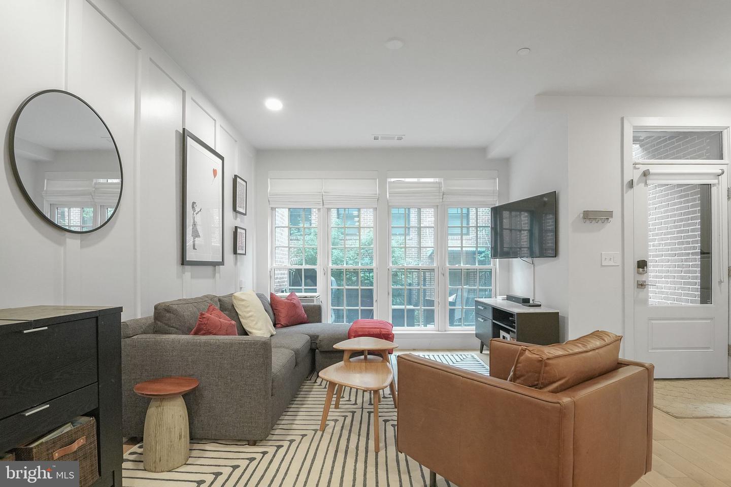 1309 SE E ST SE #27, WASHINGTON, District Of Columbia 20003, 3 Bedrooms Bedrooms, 5 Rooms Rooms,3 BathroomsBathrooms,Residential,For sale,1309 SE E ST SE #27,DCDC2208100 MLS # DCDC2208100