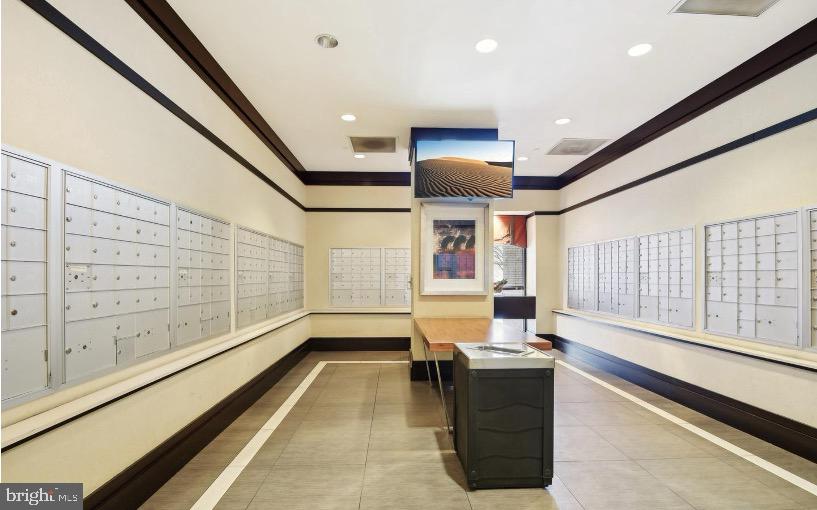 4500 S FOUR MILE RUN DR #426, ARLINGTON, Virginia 22204, 2 Bedrooms Bedrooms, ,2 BathroomsBathrooms,Residential,For sale,4500 S FOUR MILE RUN DR #426,VAAR2059958 MLS # VAAR2059958