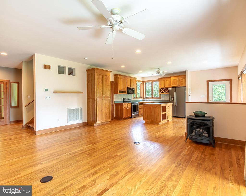 522 SAYLERS HILL DR, RICE, Virginia 23966, 3 Bedrooms Bedrooms, 7 Rooms Rooms,2 BathroomsBathrooms,Residential,For sale,522 SAYLERS HILL DR,VAPE2000090 MLS # VAPE2000090