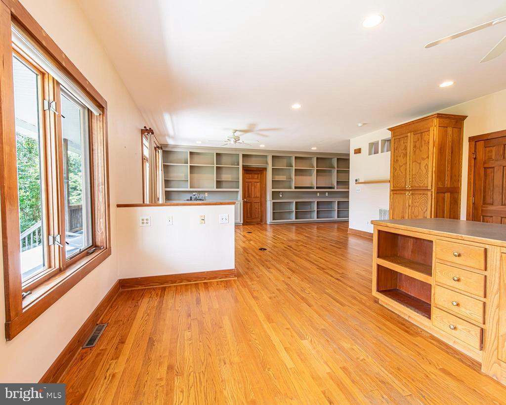 522 SAYLERS HILL DR, RICE, Virginia 23966, 3 Bedrooms Bedrooms, 7 Rooms Rooms,2 BathroomsBathrooms,Residential,For sale,522 SAYLERS HILL DR,VAPE2000090 MLS # VAPE2000090