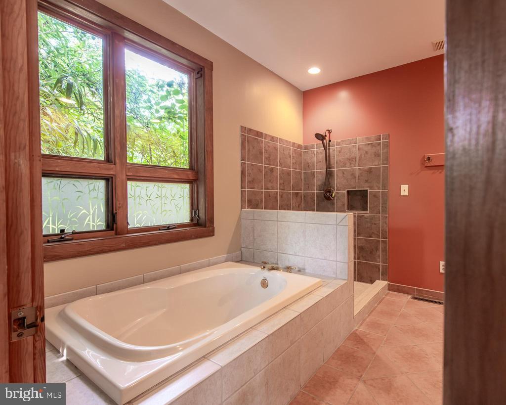 522 SAYLERS HILL DR, RICE, Virginia 23966, 3 Bedrooms Bedrooms, 7 Rooms Rooms,2 BathroomsBathrooms,Residential,For sale,522 SAYLERS HILL DR,VAPE2000090 MLS # VAPE2000090