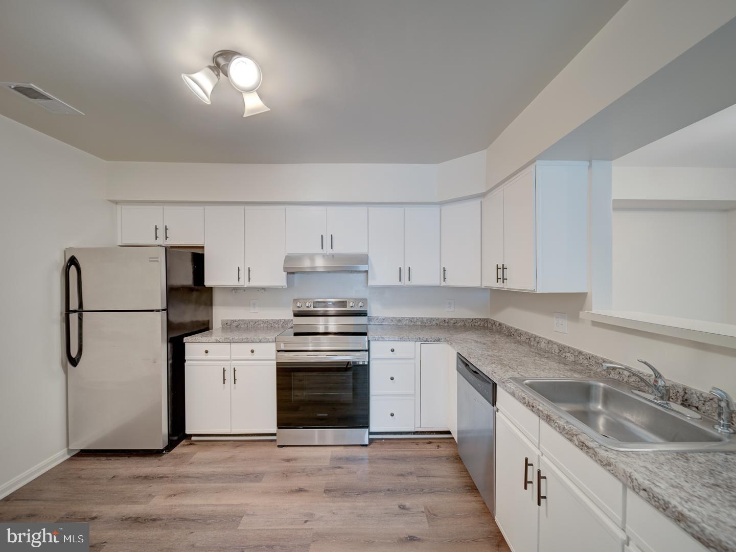 2233 LOVEDALE LN #405A UNIT I, RESTON, Virginia 20191, 3 Bedrooms Bedrooms, ,2 BathroomsBathrooms,Residential,For sale,2233 LOVEDALE LN #405A UNIT I,VAFX2252500 MLS # VAFX2252500