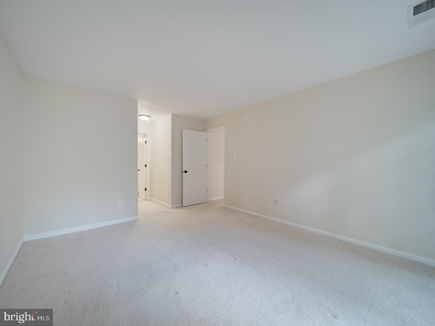 2233 LOVEDALE LN #405A UNIT I, RESTON, Virginia 20191, 3 Bedrooms Bedrooms, ,2 BathroomsBathrooms,Residential,For sale,2233 LOVEDALE LN #405A UNIT I,VAFX2252500 MLS # VAFX2252500