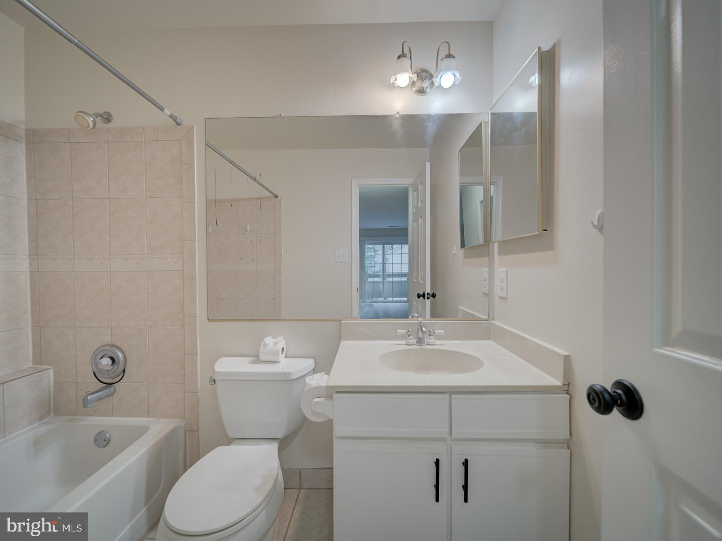2233 LOVEDALE LN #405A UNIT I, RESTON, Virginia 20191, 3 Bedrooms Bedrooms, ,2 BathroomsBathrooms,Residential,For sale,2233 LOVEDALE LN #405A UNIT I,VAFX2252500 MLS # VAFX2252500