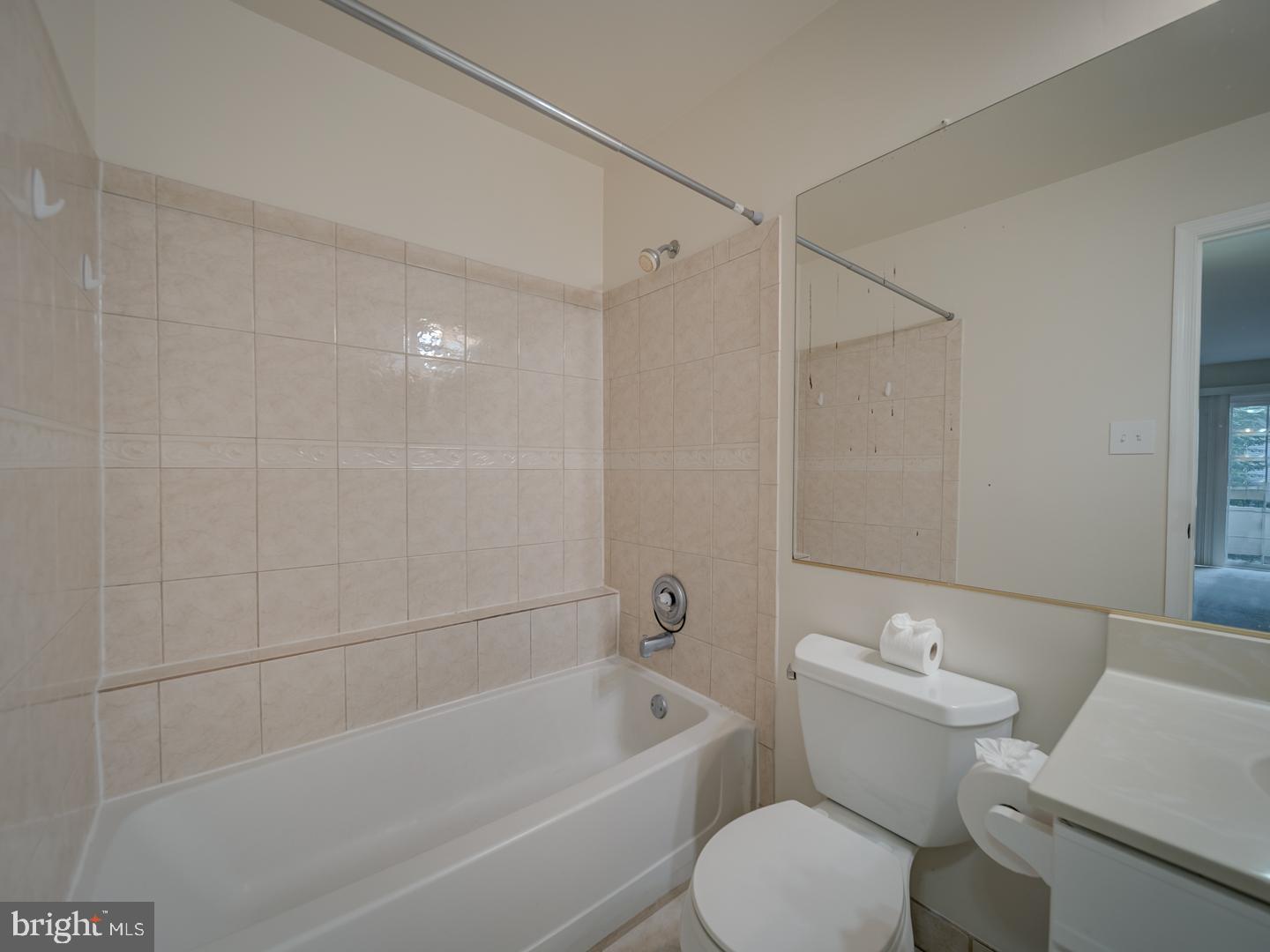 2233 LOVEDALE LN #405A UNIT I, RESTON, Virginia 20191, 3 Bedrooms Bedrooms, ,2 BathroomsBathrooms,Residential,For sale,2233 LOVEDALE LN #405A UNIT I,VAFX2252500 MLS # VAFX2252500