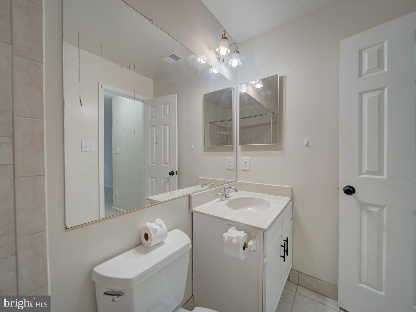 2233 LOVEDALE LN #405A UNIT I, RESTON, Virginia 20191, 3 Bedrooms Bedrooms, ,2 BathroomsBathrooms,Residential,For sale,2233 LOVEDALE LN #405A UNIT I,VAFX2252500 MLS # VAFX2252500