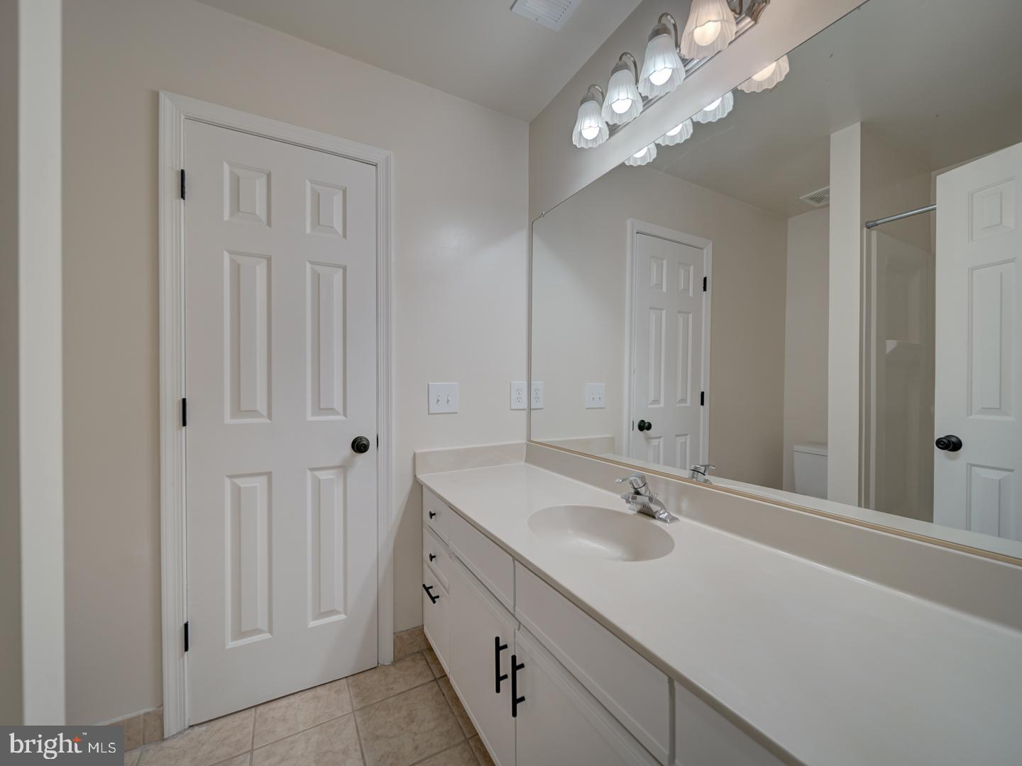 2233 LOVEDALE LN #405A UNIT I, RESTON, Virginia 20191, 3 Bedrooms Bedrooms, ,2 BathroomsBathrooms,Residential,For sale,2233 LOVEDALE LN #405A UNIT I,VAFX2252500 MLS # VAFX2252500