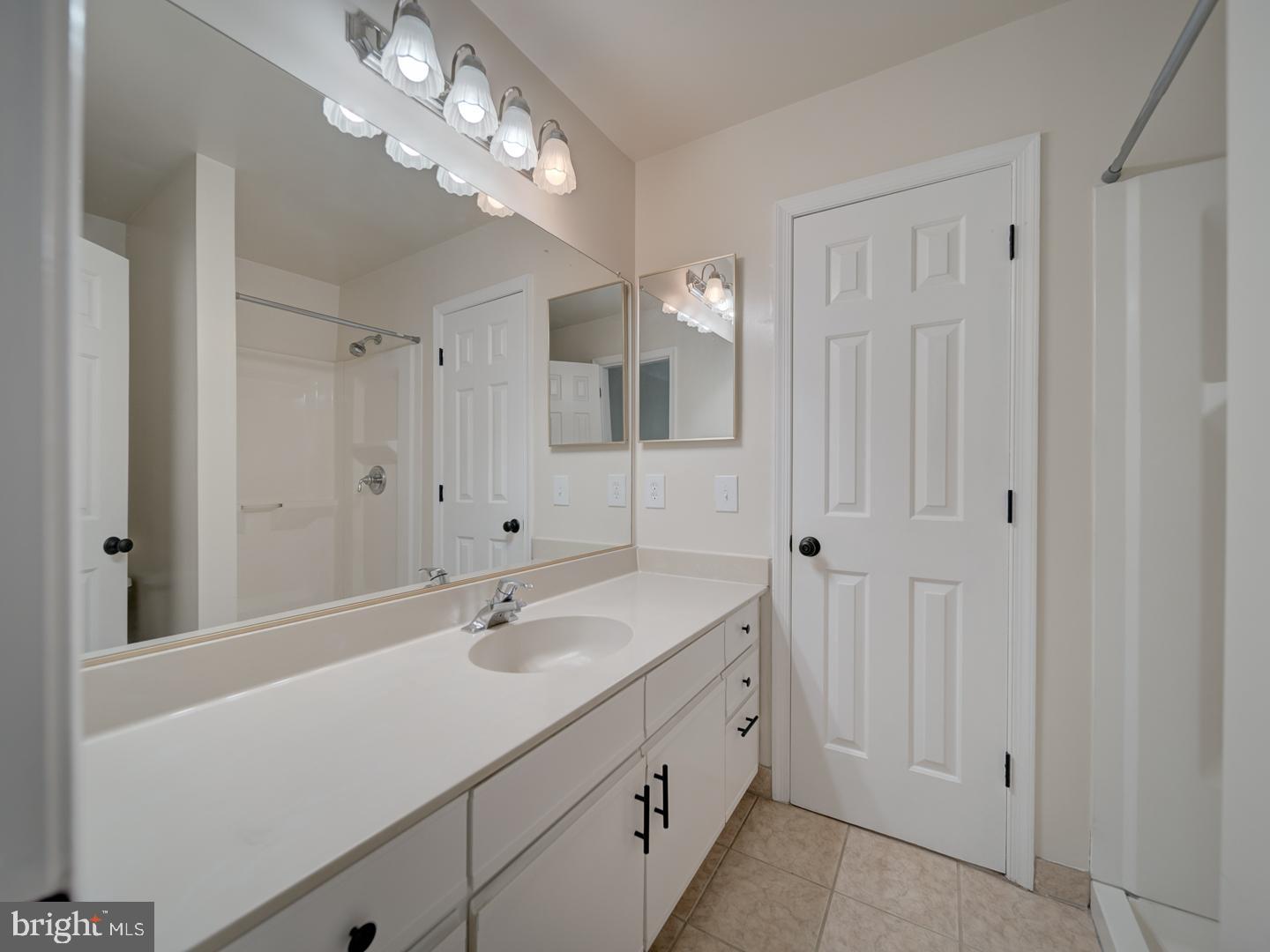 2233 LOVEDALE LN #405A UNIT I, RESTON, Virginia 20191, 3 Bedrooms Bedrooms, ,2 BathroomsBathrooms,Residential,For sale,2233 LOVEDALE LN #405A UNIT I,VAFX2252500 MLS # VAFX2252500