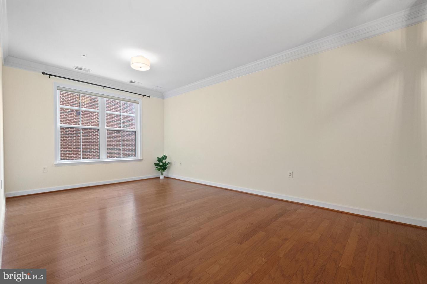2101 N MONROE ST #213, ARLINGTON, Virginia 22207, 1 Bedroom Bedrooms, ,1 BathroomBathrooms,Residential,For sale,2101 N MONROE ST #213,VAAR2059976 MLS # VAAR2059976
