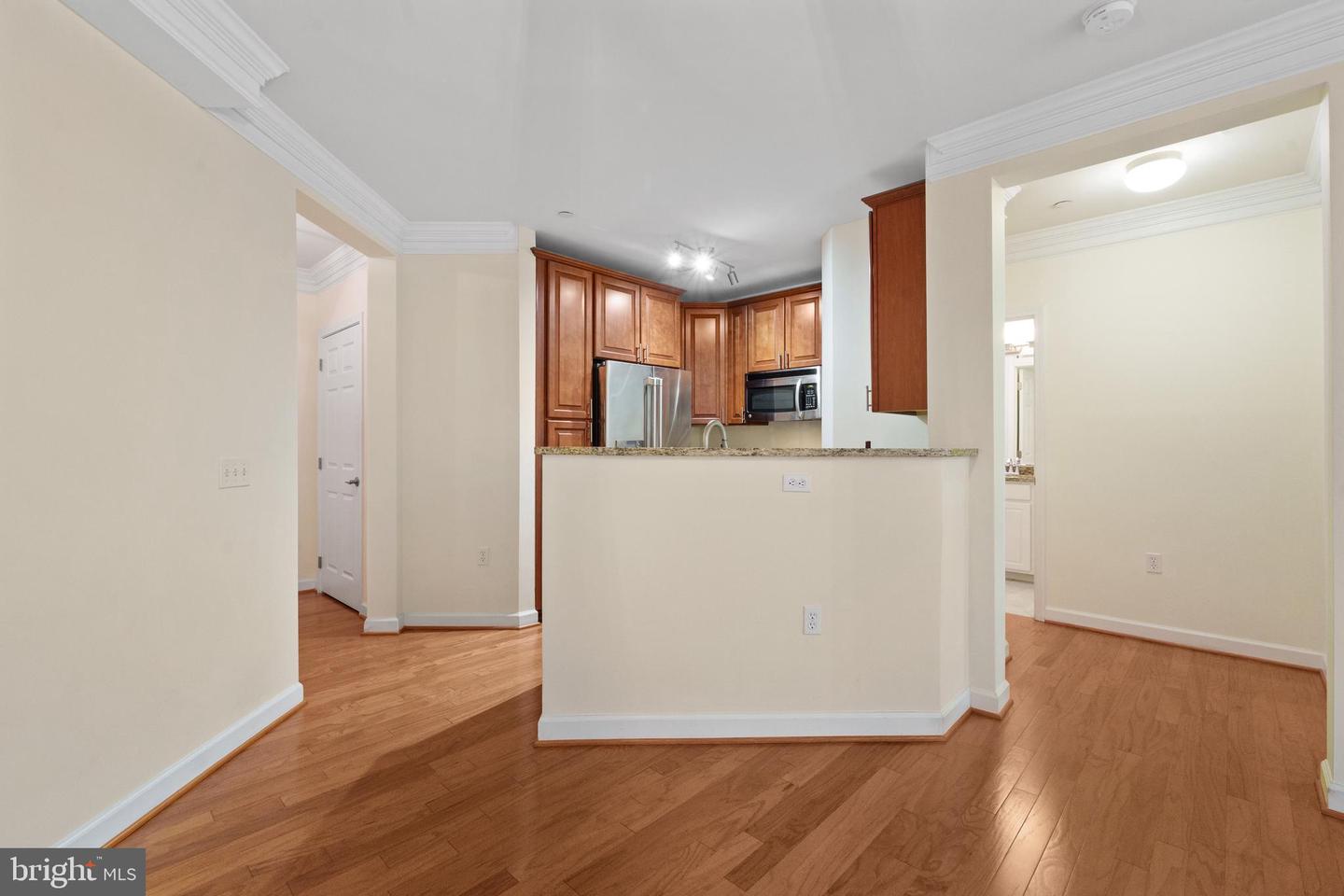2101 N MONROE ST #213, ARLINGTON, Virginia 22207, 1 Bedroom Bedrooms, ,1 BathroomBathrooms,Residential,For sale,2101 N MONROE ST #213,VAAR2059976 MLS # VAAR2059976