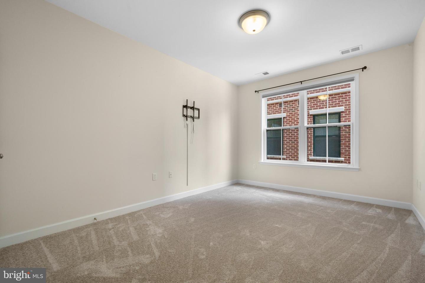 2101 N MONROE ST #213, ARLINGTON, Virginia 22207, 1 Bedroom Bedrooms, ,1 BathroomBathrooms,Residential,For sale,2101 N MONROE ST #213,VAAR2059976 MLS # VAAR2059976