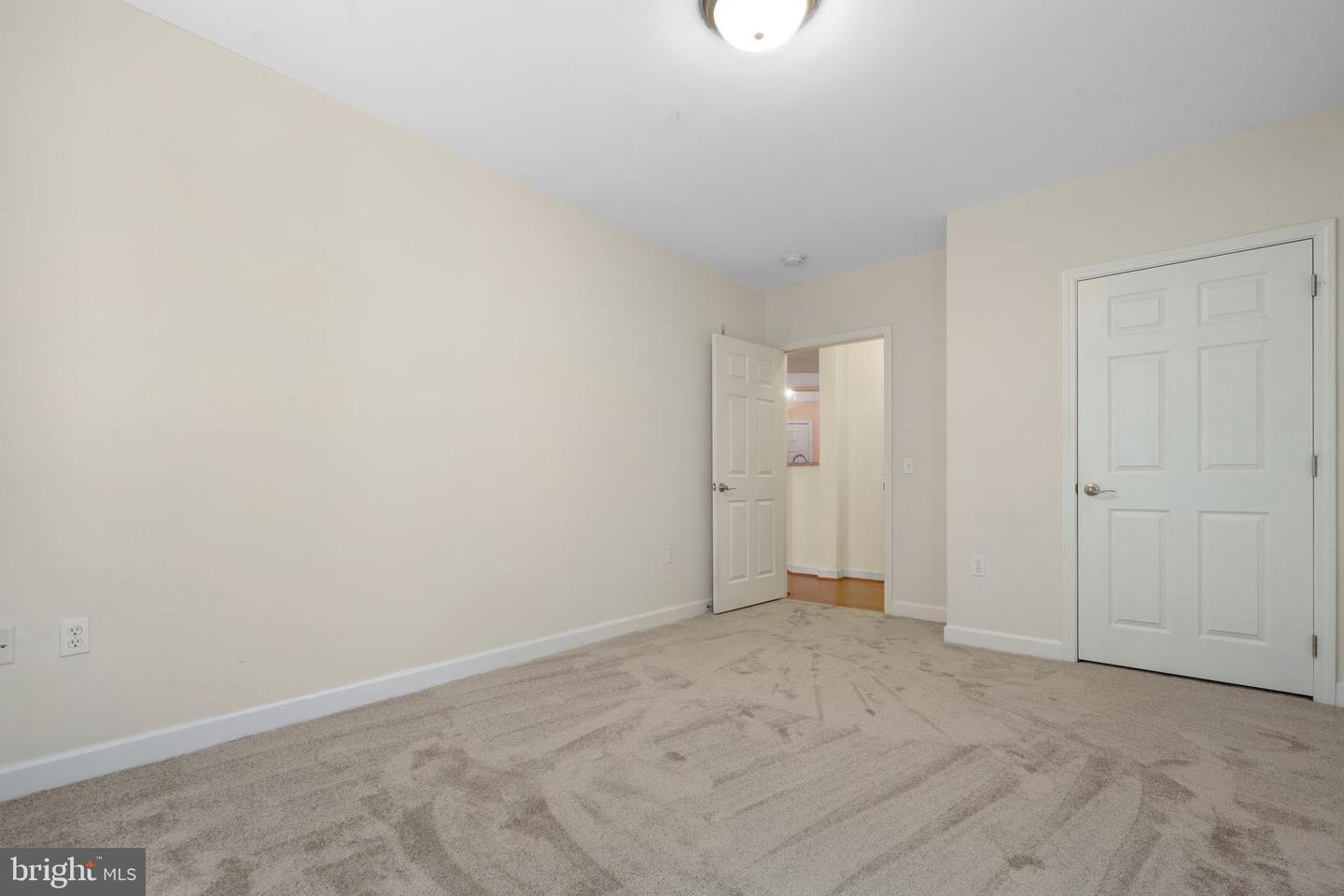 2101 N MONROE ST #213, ARLINGTON, Virginia 22207, 1 Bedroom Bedrooms, ,1 BathroomBathrooms,Residential,For sale,2101 N MONROE ST #213,VAAR2059976 MLS # VAAR2059976