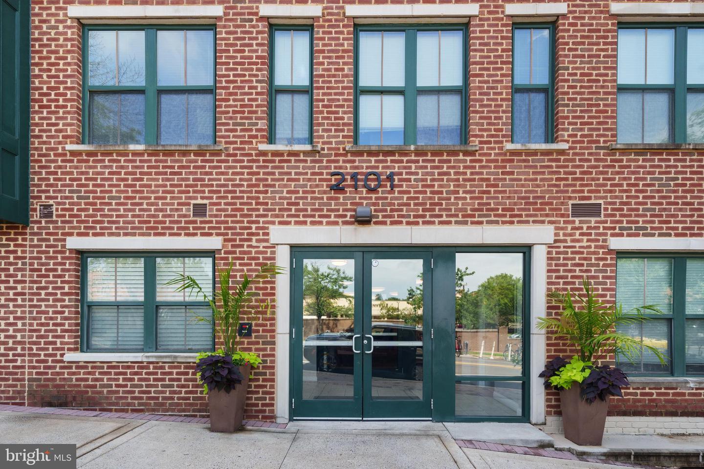 2101 N MONROE ST #213, ARLINGTON, Virginia 22207, 1 Bedroom Bedrooms, ,1 BathroomBathrooms,Residential,For sale,2101 N MONROE ST #213,VAAR2059976 MLS # VAAR2059976