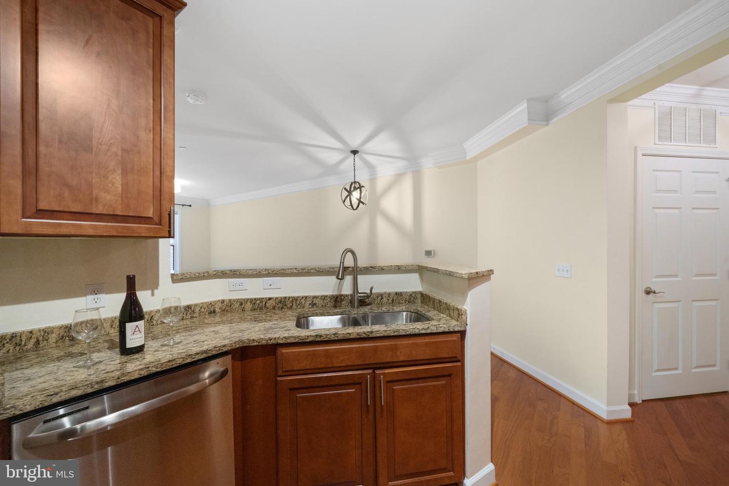 2101 N MONROE ST #213, ARLINGTON, Virginia 22207, 1 Bedroom Bedrooms, ,1 BathroomBathrooms,Residential,For sale,2101 N MONROE ST #213,VAAR2059976 MLS # VAAR2059976