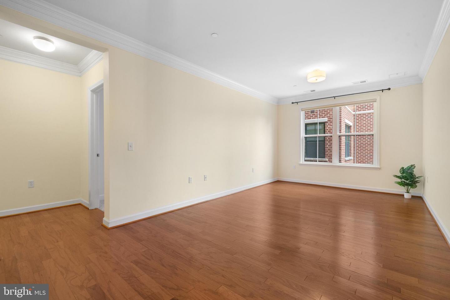 2101 N MONROE ST #213, ARLINGTON, Virginia 22207, 1 Bedroom Bedrooms, ,1 BathroomBathrooms,Residential,For sale,2101 N MONROE ST #213,VAAR2059976 MLS # VAAR2059976