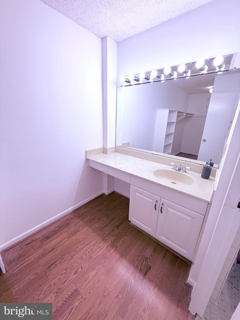 2500 N VAN DORN ST #318, ALEXANDRIA, Virginia 22302, ,1 BathroomBathrooms,Residential,For sale,2500 N VAN DORN ST #318,VAAX2047100 MLS # VAAX2047100