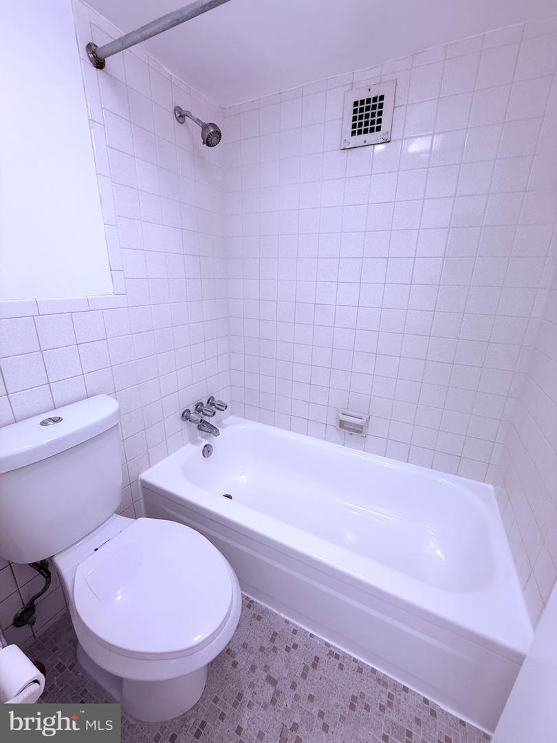 2500 N VAN DORN ST #318, ALEXANDRIA, Virginia 22302, ,1 BathroomBathrooms,Residential,For sale,2500 N VAN DORN ST #318,VAAX2047100 MLS # VAAX2047100