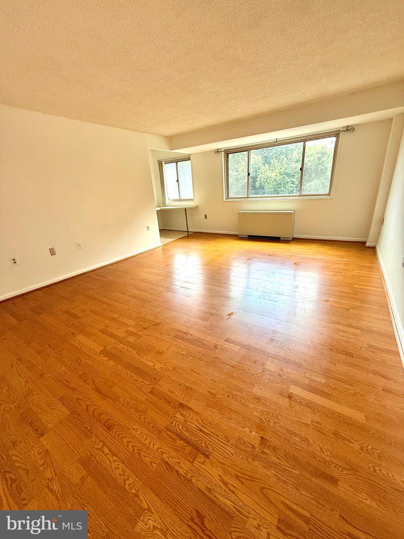 2500 N VAN DORN ST #318, ALEXANDRIA, Virginia 22302, ,1 BathroomBathrooms,Residential,For sale,2500 N VAN DORN ST #318,VAAX2047100 MLS # VAAX2047100