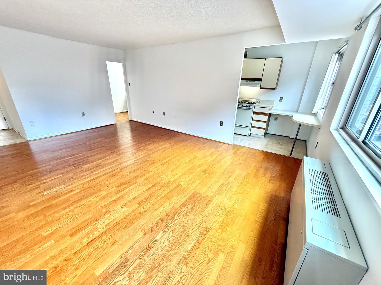 2500 N VAN DORN ST #318, ALEXANDRIA, Virginia 22302, ,1 BathroomBathrooms,Residential,For sale,2500 N VAN DORN ST #318,VAAX2047100 MLS # VAAX2047100